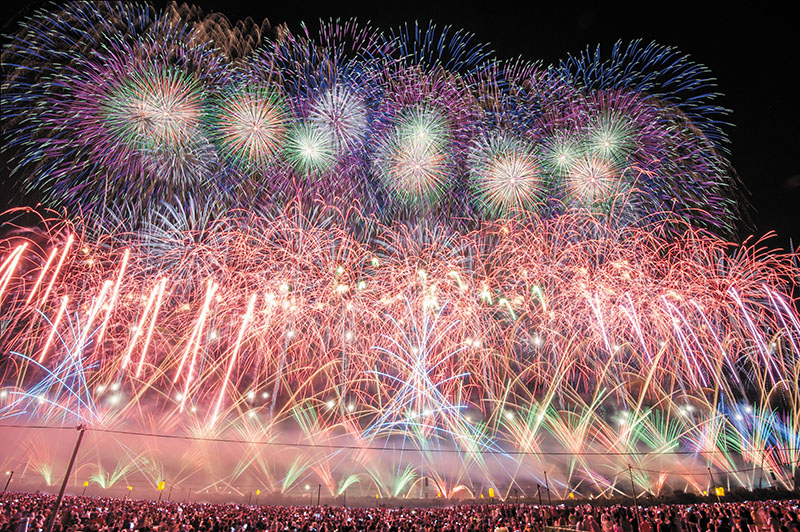 たかやなぎ　　大曲花火　2人分  大曲現地で手渡し可能 メルマガに登録して応募しよう！一生に一度は観たい！「大曲の花火」と