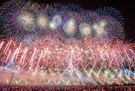 大曲の花火（イメージ） 写真提供：秋田県大仙市