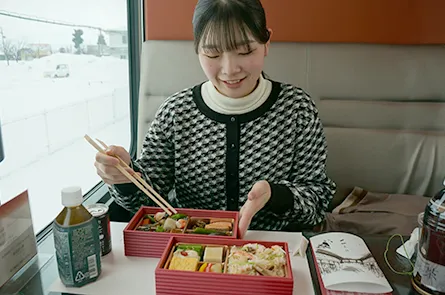 楽しみにしていた食事が運ばれてきました!