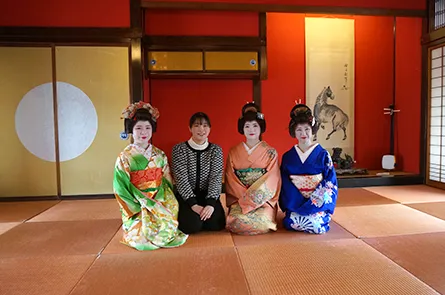 舞娘さんと記念撮影