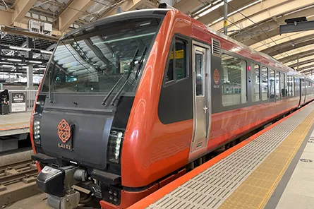 海里　列車外観