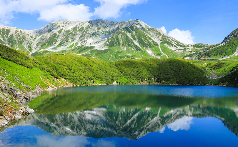 立山・室堂　湖面が美しいみくりが池（イメージ）