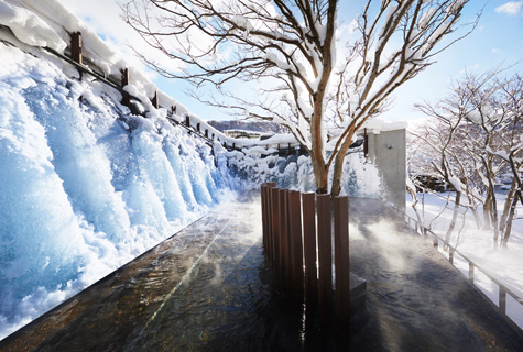 渓流露天風呂「氷瀑の湯」の一例