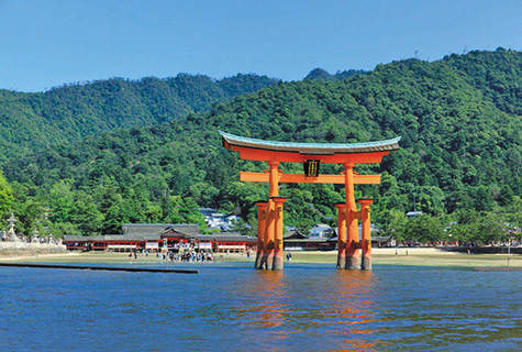 世界遺産　嚴島神社・大鳥居（イメージ）<br>画像は改修前のものです。