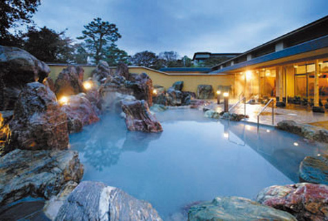 金太郎温泉・「カルナの館」露天風呂の一例