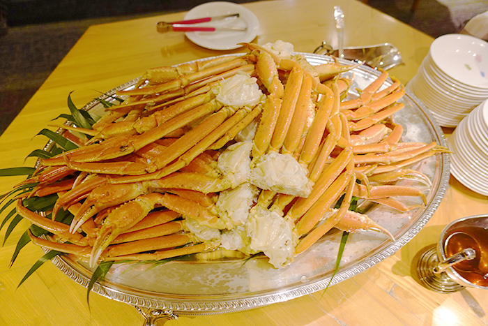 カニ足は食べ放題