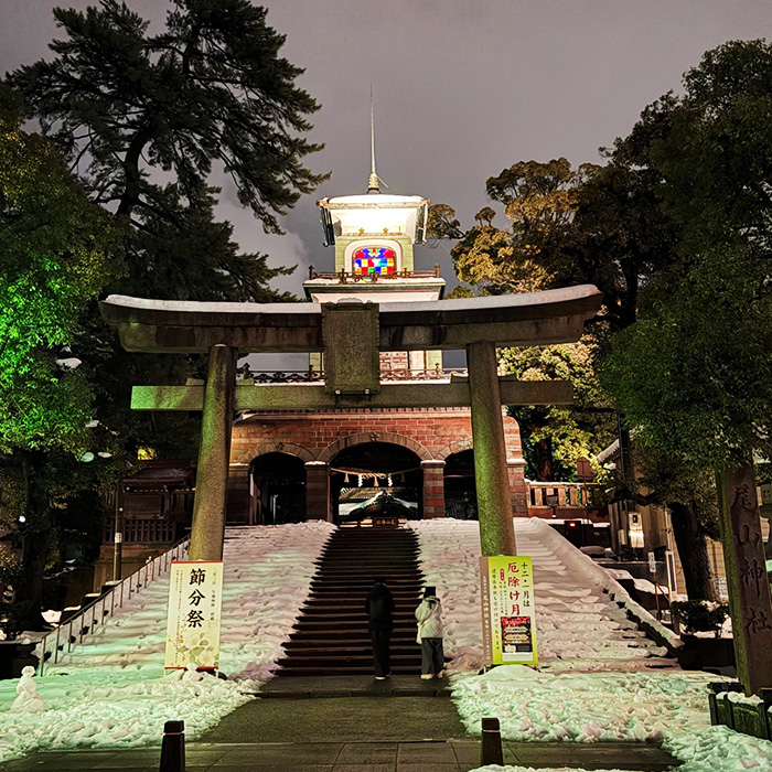 夜はホテルからすぐの尾山神社へ