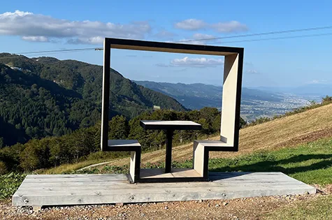 モニュメントチェア