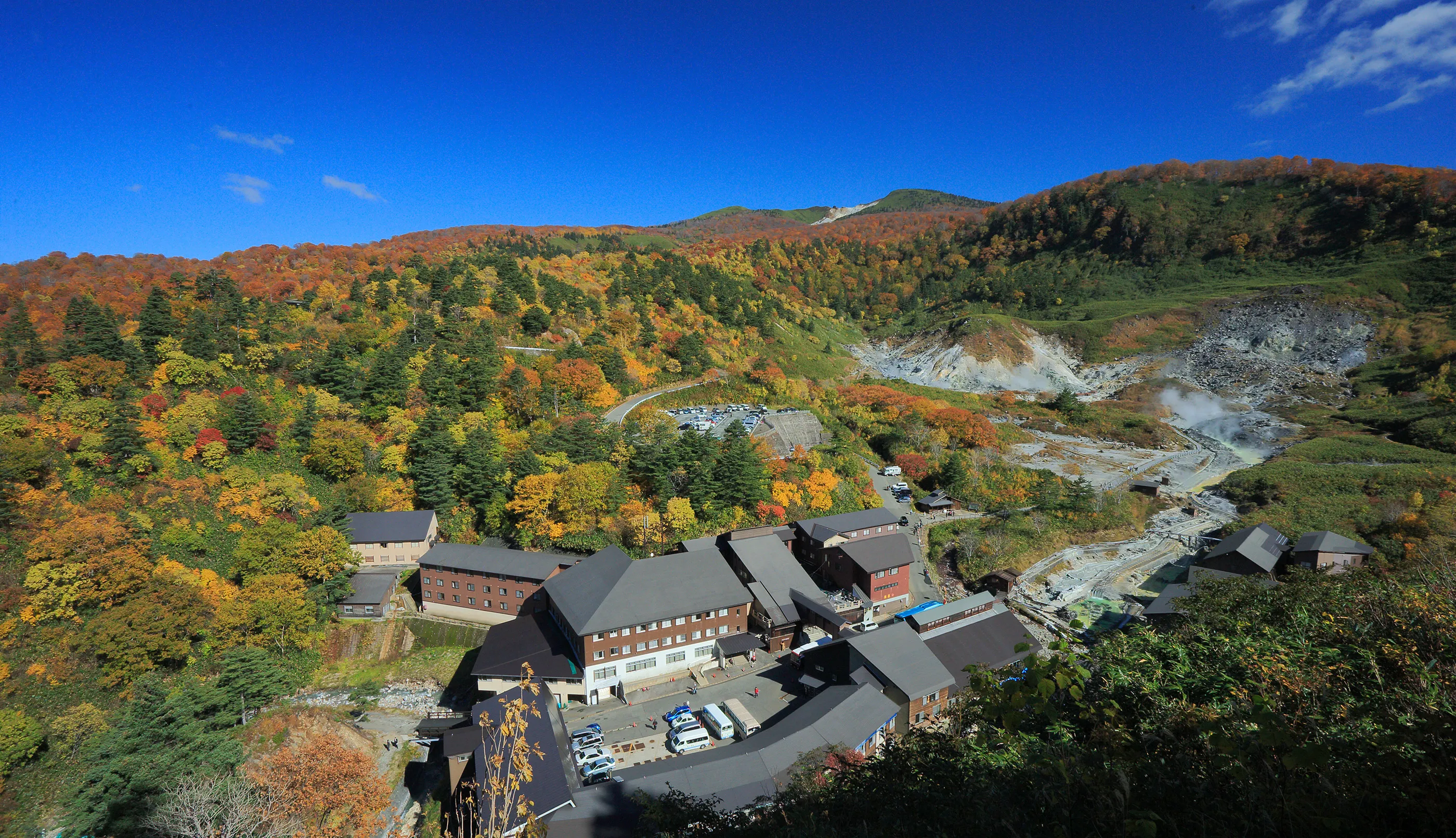 秋田県の山奥に湧く唯一無二の温泉「玉川温泉」｜東北旅行・鉄道で行く
