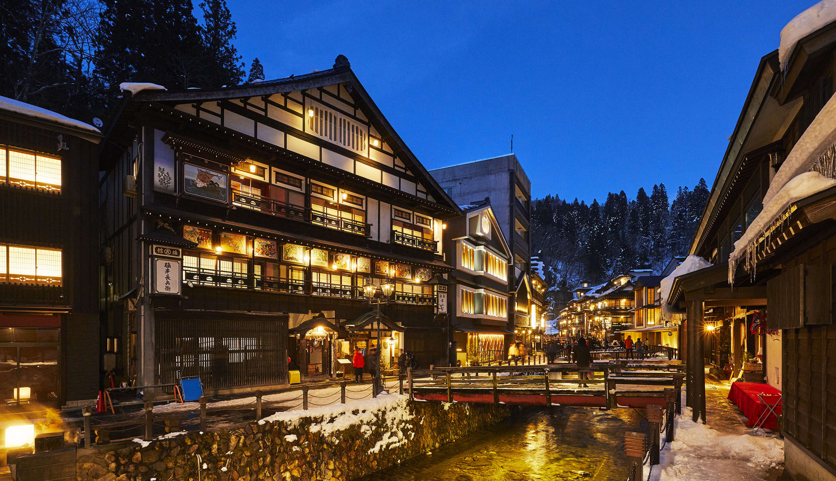 ノスタルジックな雰囲気を楽しみに 銀山温泉 東北旅行 鉄道で行く 東北の旅 日本の旅 鉄道の旅 Jr東日本びゅうツーリズム セールス