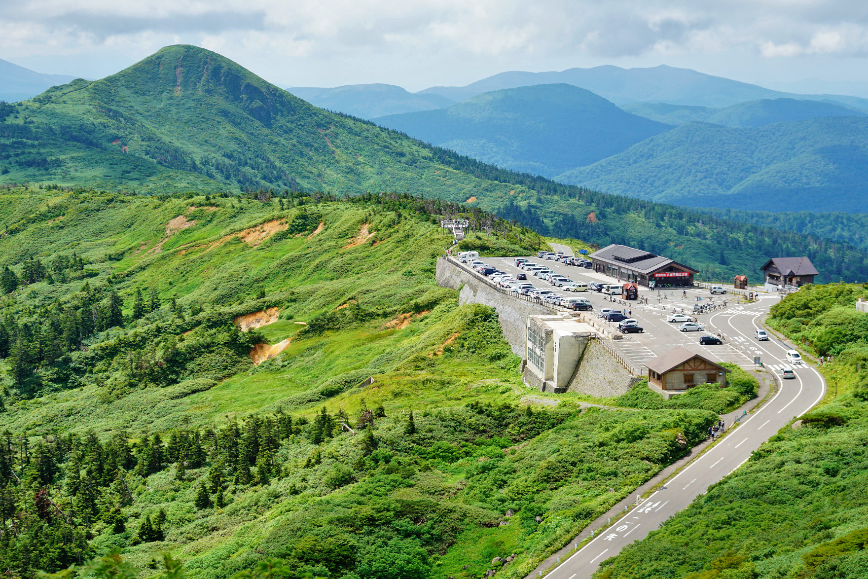 火山が生み出す奇跡の絶景を 四季折々に 八幡平 鉄道で行く 東北の旅 日本の旅 鉄道の旅 びゅうトラベルサービス