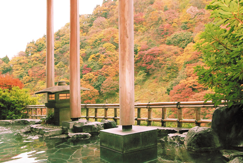 延対寺荘・露天風呂の一例