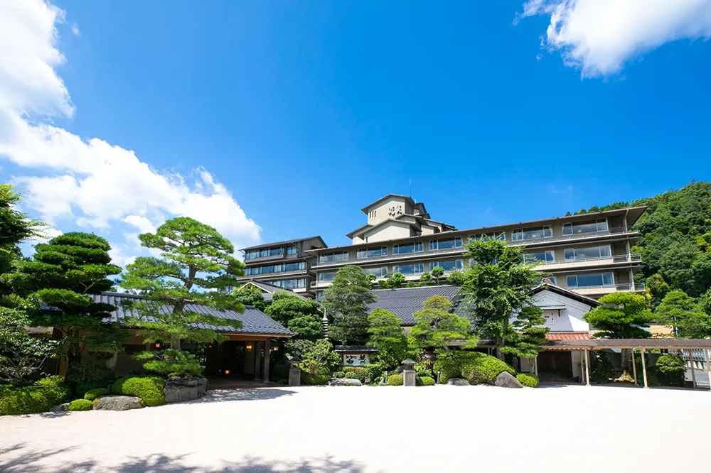  昼の全景